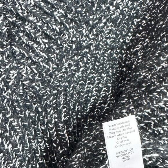 Athleta Shasta V-neck Sweater Heathered Black size Small - Picture 6 of 7